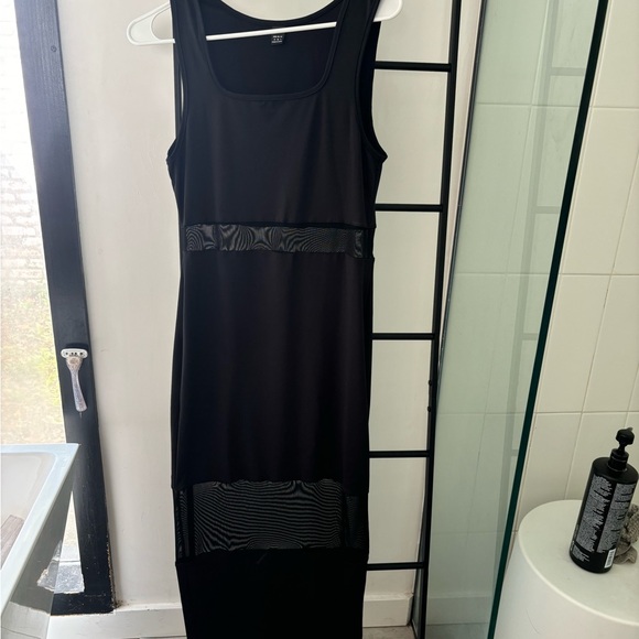 Black Square Neck Mesh Panel Dress - Picture 2 of 3